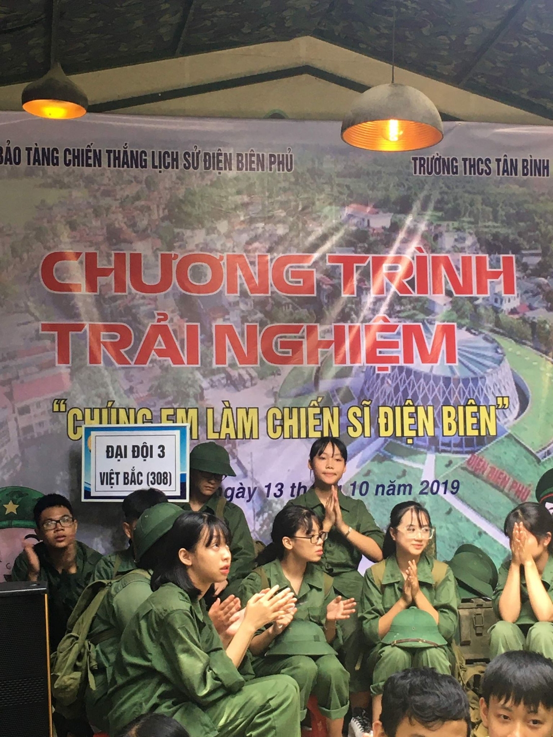 TRƯỜNG THCS TÂN BÌNH PHỐI HỢP VỚI BẢO TÀNG CHIẾN THẮNG LỊCH SỬ ĐIỆN BIÊN PHỦ TỔ CHỨC THÀNH CÔNG CHƯƠNG TRÌNH TRẢI NGHIỆM “CHÚNG EM LÀM CHIẾN SĨ ĐIỆN BIÊN”  NĂM 2019